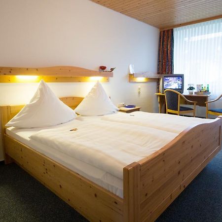 Hotel Am Lingelbach Knüllwald Zimmer foto