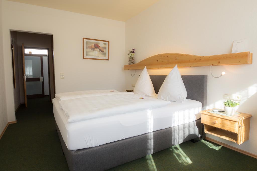 Hotel Am Lingelbach Knüllwald Zimmer foto